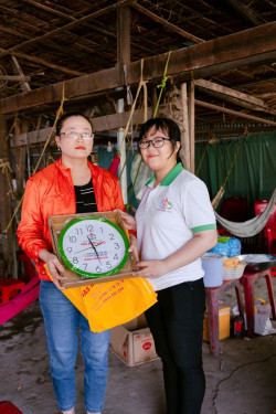 tang qua tri an khach hang 2024 15