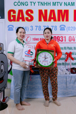 tang qua tri an khach hang 2024 4