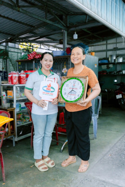 tang qua tri an khach hang 2024 7